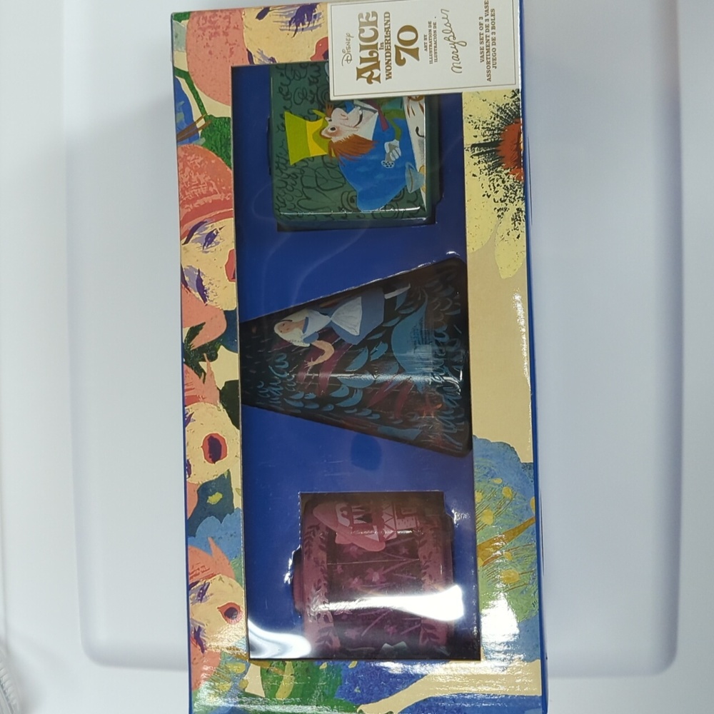 Alice in Wonderland Vase Set